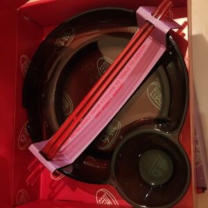 Mila Dish w/Dipping Sauce Bowl $ Chopsticks